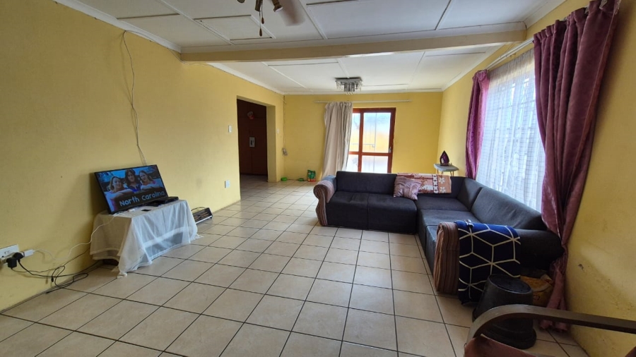 To Let 4 Bedroom Property for Rent in Queenstown Central Eastern Cape